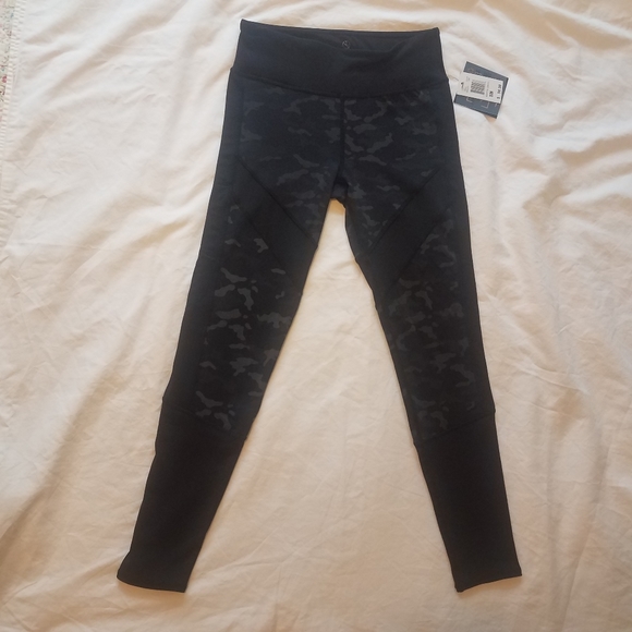 NWT Threads 4 Thought Kellyn camo leggings - Picture 2 of 16